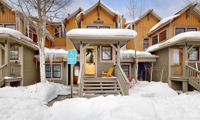 Granby Condo | Stylish mountain retreat with stunning views, a large kitchen, WiFi, & deck