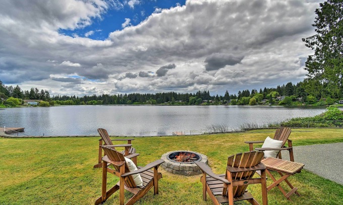East Olympia House | Stylish Olympia Home w/Private Boat Dock!