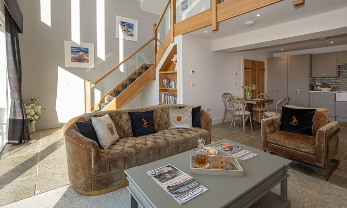 Murthly Cottage | Stylish one Bedroom Country Steading