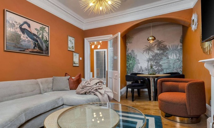 Stirling Apartment | Stylish Penthouse Retreat