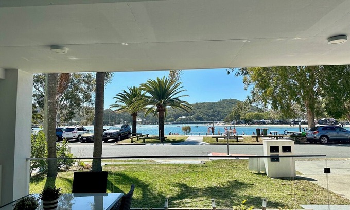 Palm Beach Apartment | Stylish refurbished unit on Tallebudgera Creek