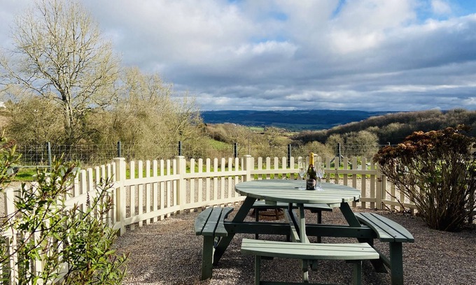 Monmouth Cottage | Stylish & Rural Country Cottage