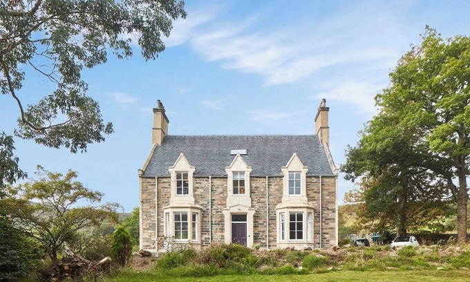 Nostie Cottage | Stylish Scottish Manor House