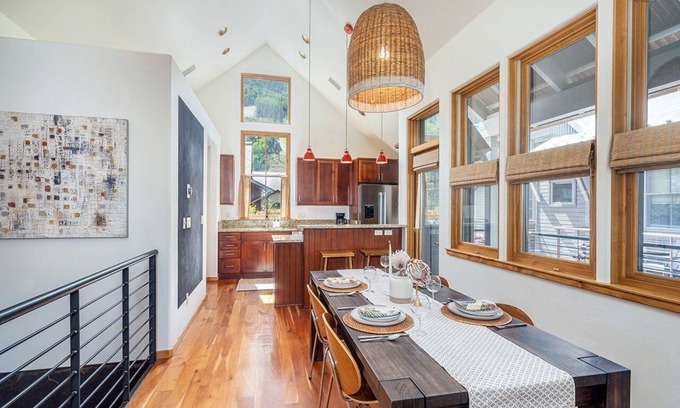 Telluride House | Stylish Ski Base, Walk to Lift 7 & River Trail