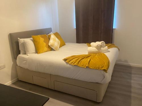 Clayton Apartment | Stylish spacious 2 bed Apt Balcony Nr City Stadium