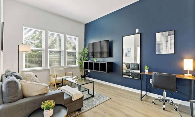 Cherry Apartment | Stylish Studio DT | Pool, Gym, W/D & Free Parking