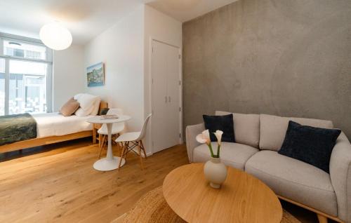 Te Aro Apartment | Stylish Studio Hideaway, Quiet Inner-City Location