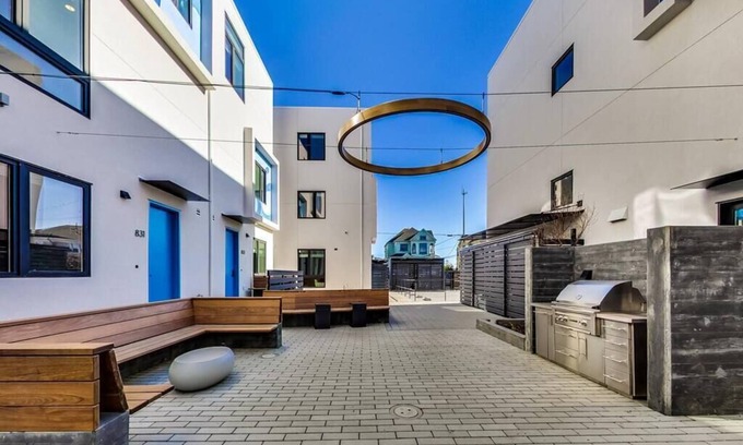 Downtown Oakland Apartment | Stylish Studio in Laney-Peralta