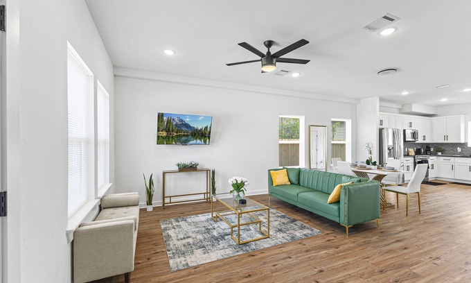 Northside Apartment | stylish townhouse