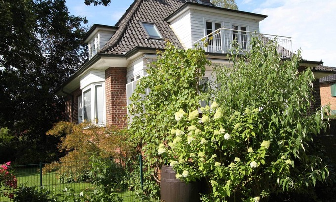 Rellingen Apartment | Stylish villa near Hamburg