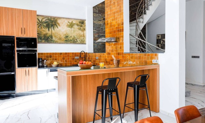Medina Villa | Stylish villa near the beach