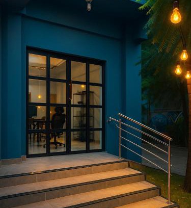 Santarem House | Suíte com Copa e Sala de Reunião