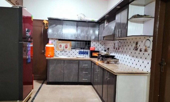 Gulshan-e-Iqbal House | Subhan Palace Guest House