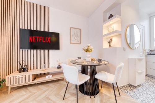 Les Pavillons-sous-Bois Apartment | Sublime appt Cosy Disney Paris