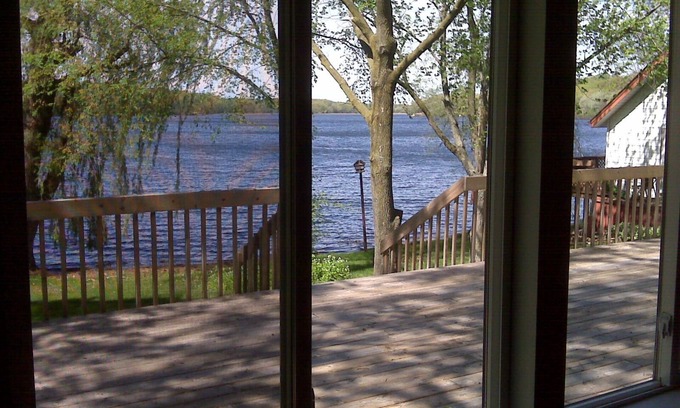 Elkhorn House | Sugar Creek Lake House! - A lakefront paradise since 2009