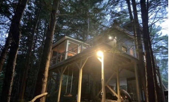 Newport House | Sugar River Treehouse -relaxing escape among the trees on the serene Sugar River
