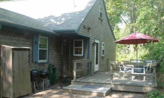 North Eastham House | Suitable for multiple families; Grandparents, parents, & kids enjoy this cottage