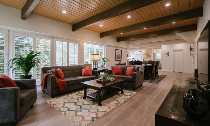 Port Moody House | Suitable for the whole family in fantastic 5bd home