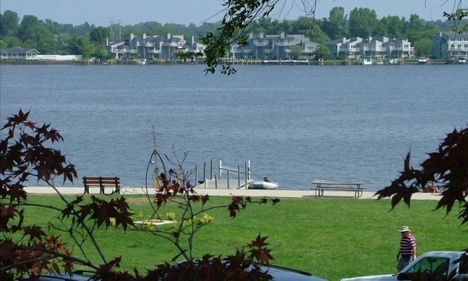 Saugatuck Apartment | Suite #2 (of 2) at Amazwi Gallery in Historic District with Water and Park Views