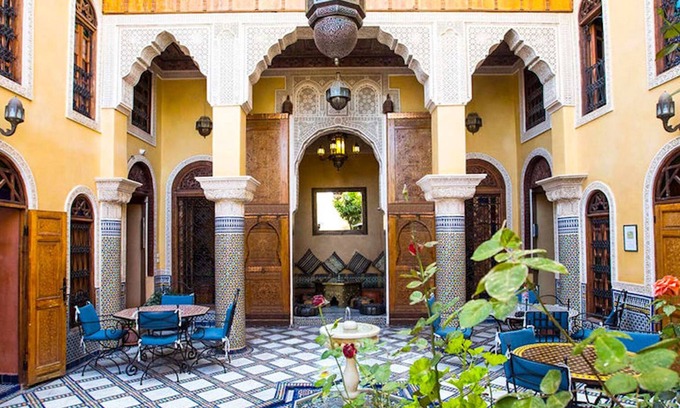Ain Azlitan Bed & Breakfast | Suite 4/6 Pax at Riad Layalina: Pool, 360° View & Free Secure Parking at Foot