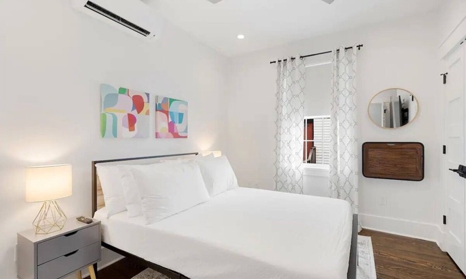 Westside Apartment | Suite B3 at 697 King