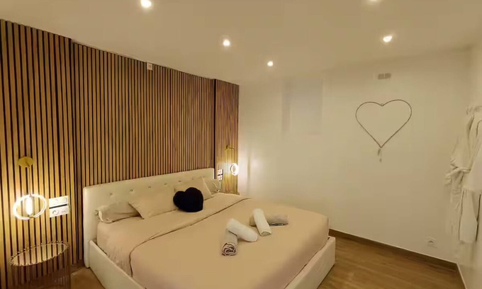 Triel-sur-Seine Apartment | Suite " Bulle Évasion " Loft Spa: Jacuzzi and Sauna