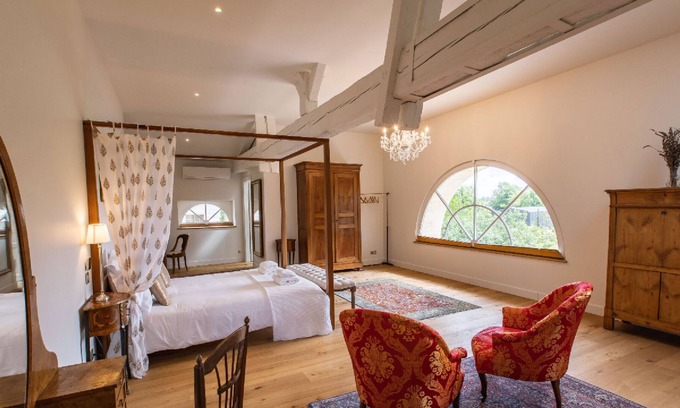 Latresne House | Suite Cèdre, Château Gassies, charm 15 minutes from Bordeaux, up to 4 guests