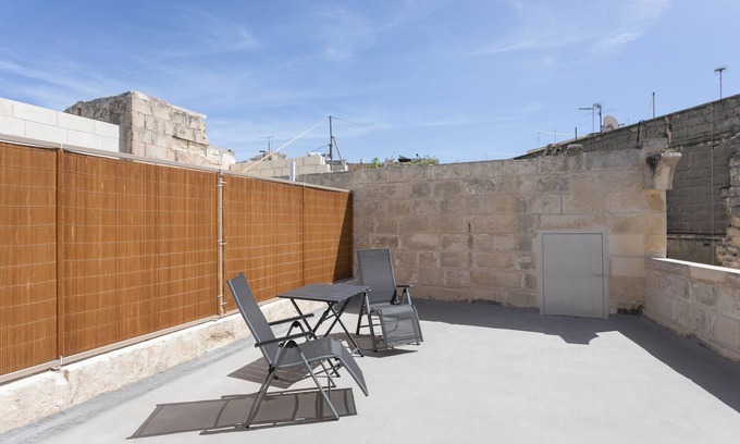Cospicua Apartment | Suite in Historic House with Private Rooftop & Balcony