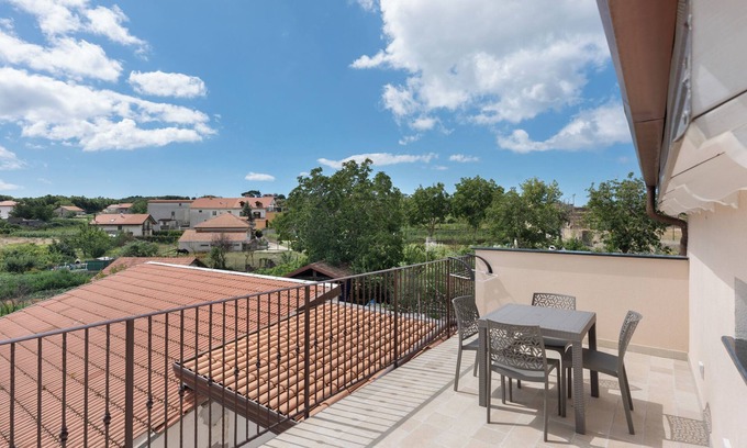 Bomerano Apartment | Suite Le Orchidee with Mountain View, Wi-Fi and Air Conditioning