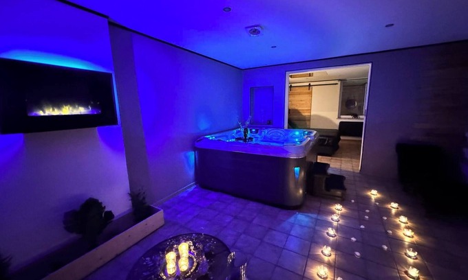 Flemalle Apartment | Suite Pour Amoureux Avec Jacuzzi Pour une Nuit Unique Hors du Quotidien