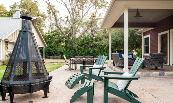 Round Top House | Summer at Round Top Rose | Cozy, Cute, Centrally Located to the Best Spots