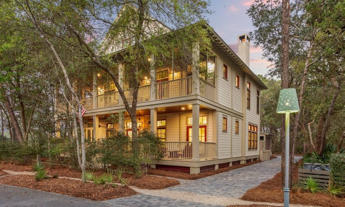 Cottage District House | Summer Availability! 6 Primary suites! Pool Table! Ping Pong! Arcade Games! Close to Seaside!