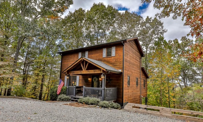 Ellijay Cabin | Summer's Ridge - Hot Tub, Game Room, Resort Community