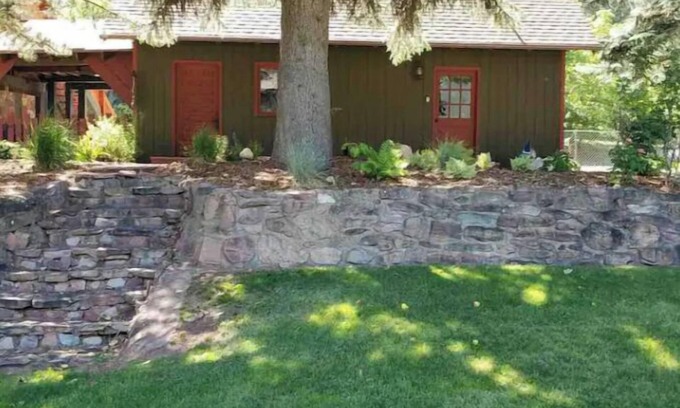 Trimble House | Summertime Special! Cute & Cozy Guest Apartment
