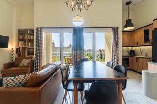 Gerakini Apartment | Sun, Sea & Space 100m to beach!