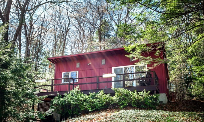 Newbury Cabin | Sunapee Region, Waterfront Cabin on Lake Todd, family-friendly