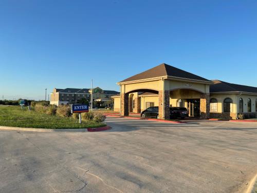 Pleasanton Hotel | Sunbridge Inn & Suite Extended Stay