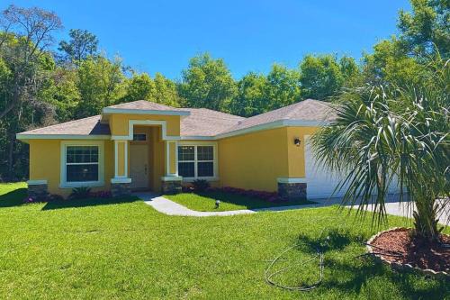 Highlands House | Sundance' Acres Peaceful and Private New House with Hot Tub and Fire Pit