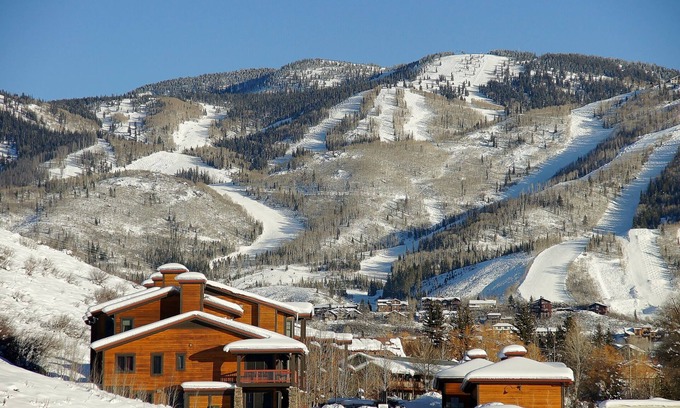 Steamboat Springs Condo | *Sundance Creek 103* Walk to Shops, Dining & Groceries, Hot Tub, Garage, W/D
