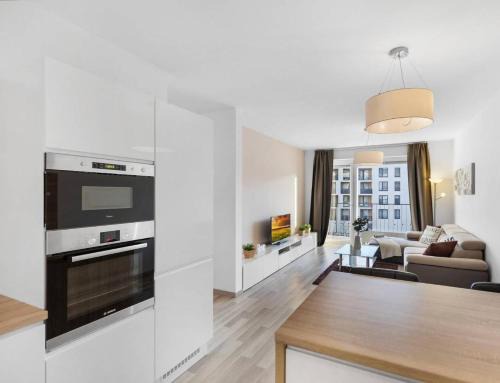 Bratislava Apartment | Sunflower - Modern large charming apartment with balcony