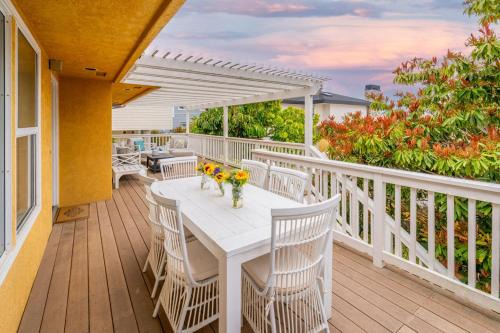 Village of La Jolla House | Sunlit La Jolla Village Gem with Peak Ocean Views