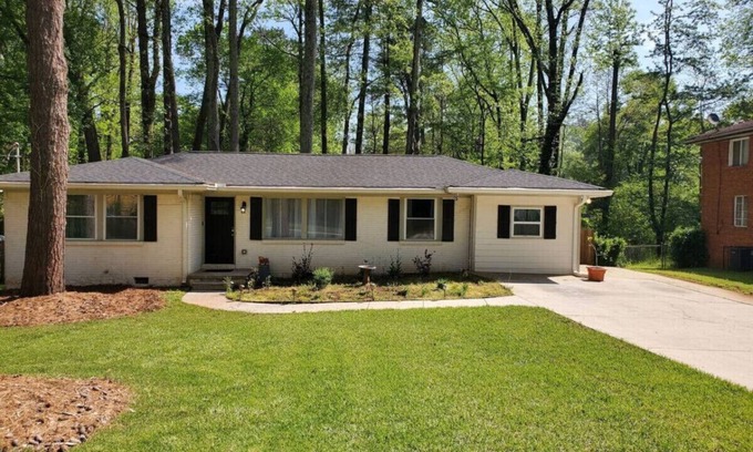 Belvedere Park House | Sunny 2BD 3BA, 10 mins to Square