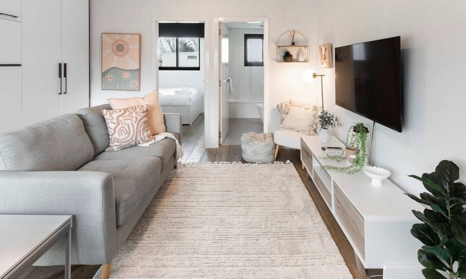 Fitzroy Apartment | Sunny and Stylish One Bedroom Apartment