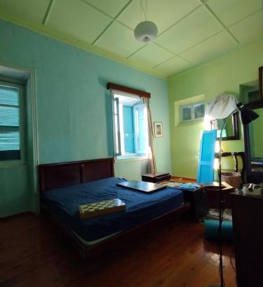 Kinosargous Apartment | Sunny apartment next to the Acropolis