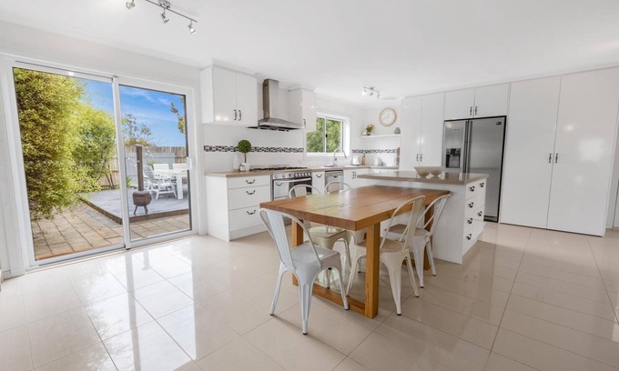 Paynesville House | Sunny Cove - Equipped with everything you need to relax and enjoy the Lakes