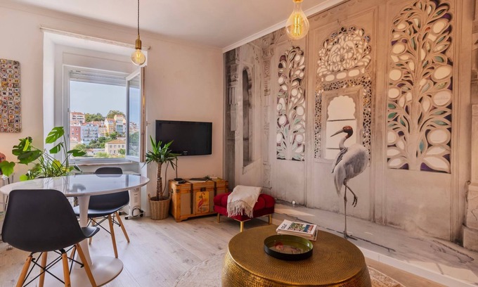 Sao Bento Apartment | Sunny Design Apt in Praça das Flores by LovelyStay