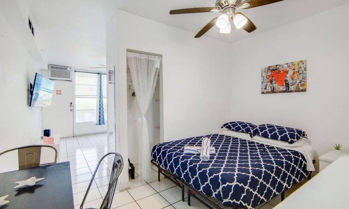 South Beach Condo | Sunny Ocean Dr Condo, w/2 Queen Beds, South Beach