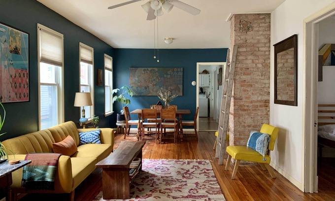 Stockade Historic District Apartment | Sunny & spacious pied-á-terre by Union College & Proctors Theater!