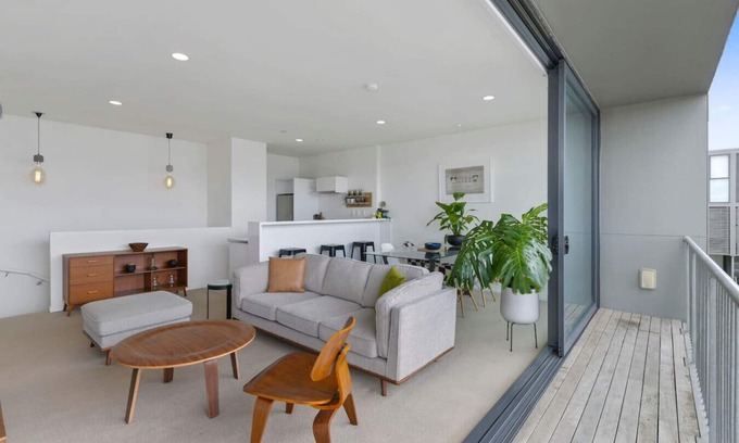 Auckland Central Business District House | Sunny Townhouse with City Views w/Aircon+Carpark