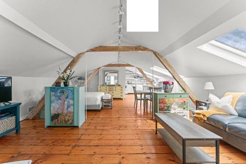 Westport Apartment | Sunny Westport Studio Apt. Above Historic Mill